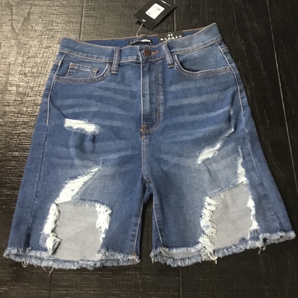 Fashion Nova bermuda shorts 🩳